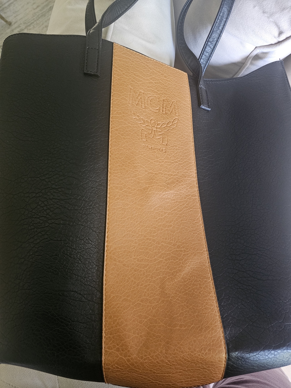 MCM Parfums Black & Tan  Tote Bag GWP - Picture 6 of 6